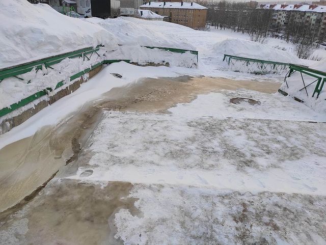Ухтаводоканал и лестница. Фотофакт